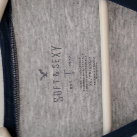 AEO color block tee - Picture 2 of 3